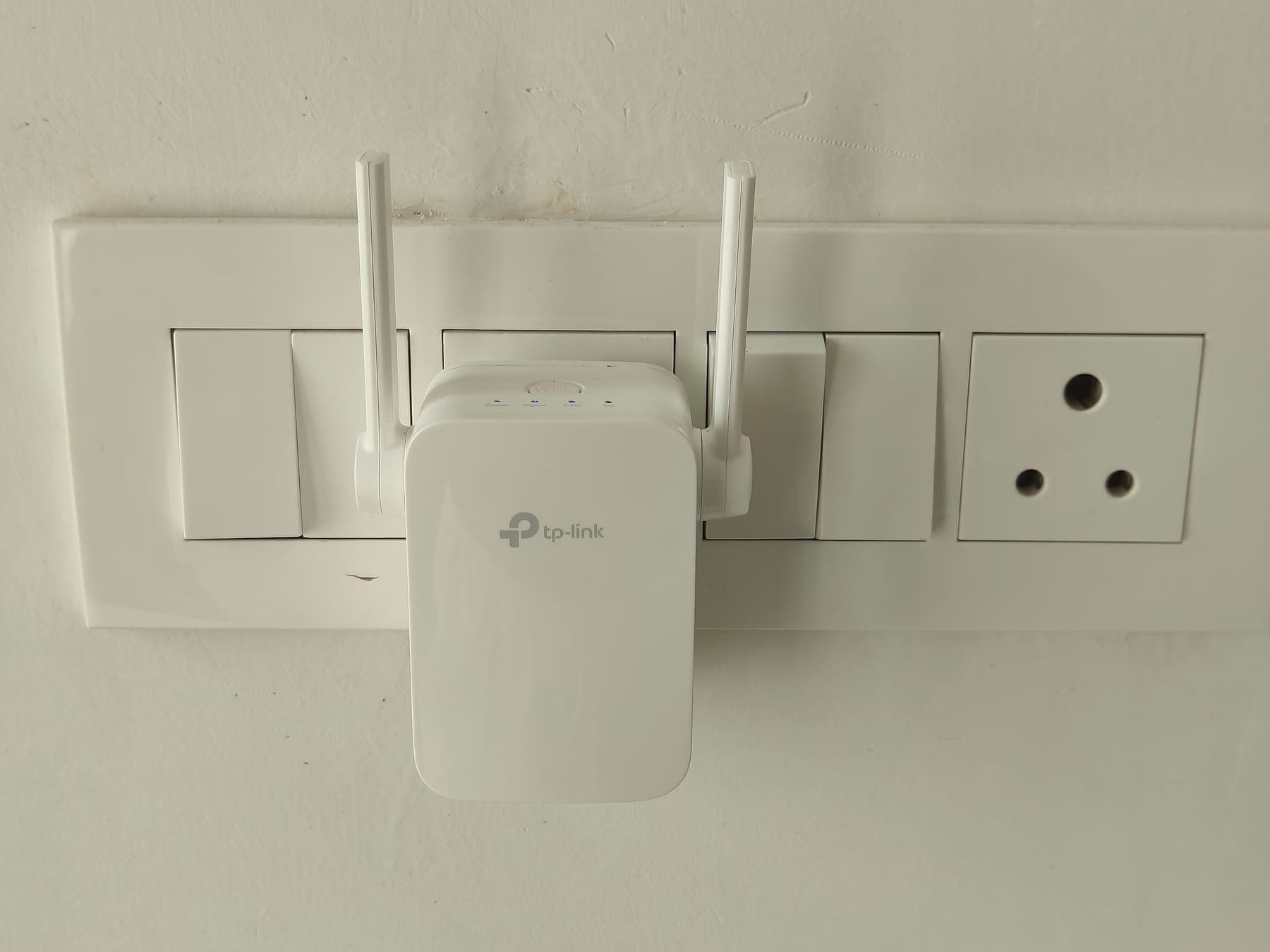 A dedicated WiFi extender keeping every room connected for remote work.